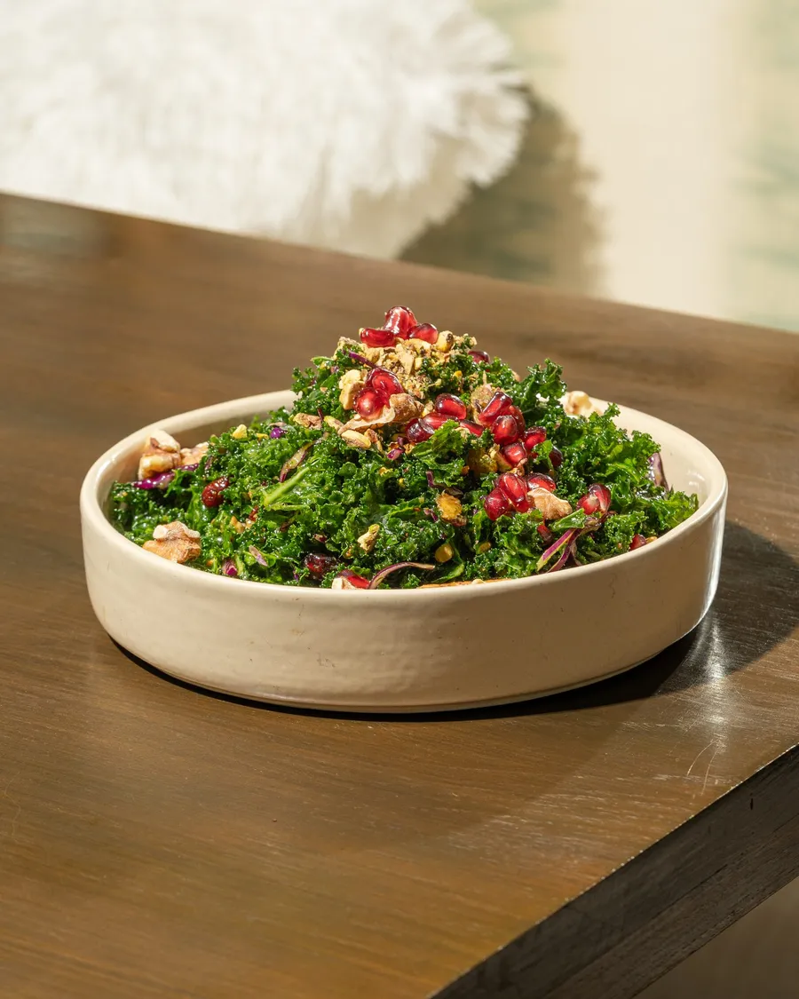 Kale and tea-leaf salad